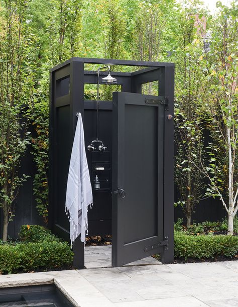 11 Outdoor Showers That Will Elevate Your Morning Routine - House & Home Pool Bathrooms Outdoor, Outdoor Shower For Pool, Outdoor Swimming Pool Shower Ideas, Swimming Pool Shower Outdoor, Enclosed Outdoor Shower Ideas, Outdoor Pool Shower And Toilet, Boho Outdoor Shower Ideas, Outdoor Pool Shower Ideas Backyards, Shower House Ideas