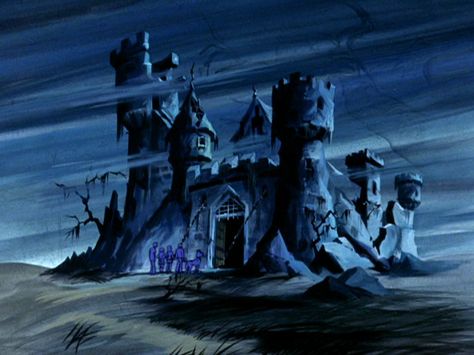 Vasquez Castle - Scoobypedia - Wikia Spooky Castles, Scooby Doo Mystery Inc, House Tattoo, Scooby Doo Images, Ghost Sightings, Dark Castle, Scooby Doo Mystery, Haunted Castle, Morning Cartoon