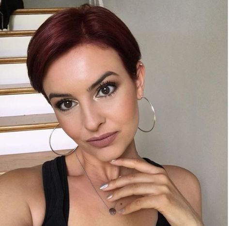 Lisa Cimorelli Hair, Dark Red Pixie Haircut, Dark Red Pixie, Summer Short Hair, Red Pixie Haircut, Nice Short Haircuts, Cimorelli Sisters, Lisa Cimorelli, Red Pixie Cuts