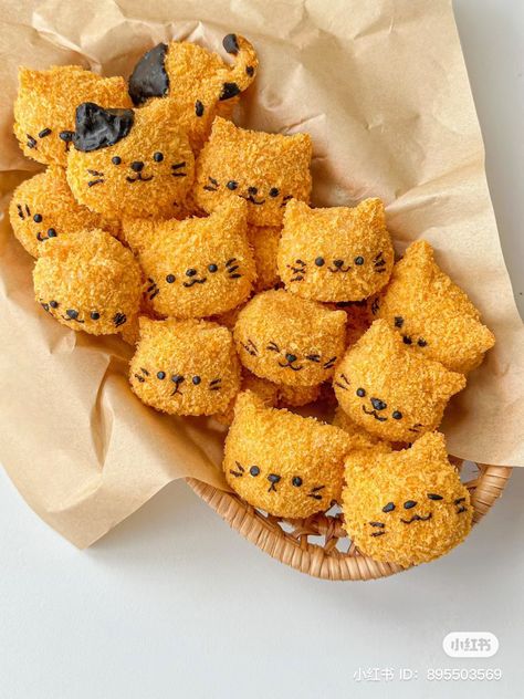 Popcorn Chicken Aesthetic, Cat Themed Desserts, Cat Cafe Food, Cat Shaped Food, Cat Themed Food, Valentines Homemade, Animal Themed Food, Animal Shaped Foods, Kawaii Snacks