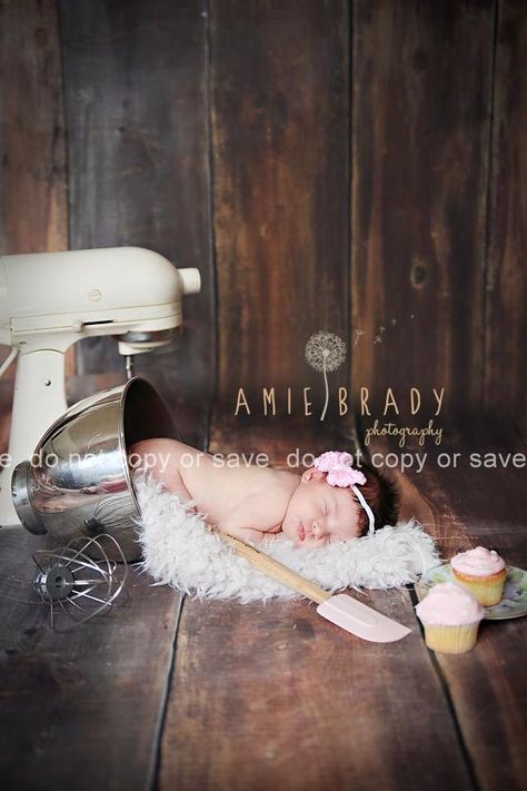 Newborn Kitchen Photography, Kitchen Photoshoot Ideas, Chef Cupcakes, Baby Fashion Girl, Kitchen Photoshoot, Baby Fashion Girl Newborn, Baking Theme, Newborn Photo Shoot, Newborn Photography Poses