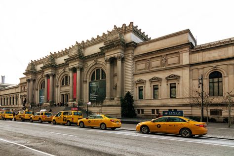 Everything you need to plan your visit to the Metropolitan Museum of Art, including details on the history of the museum and how to navigate it. Ancient Words, History Of Islam, City Wedding Photography, Jan Van Eyck, Philip Johnson, Georges Seurat, Jasper Johns, Willem De Kooning, Renzo Piano