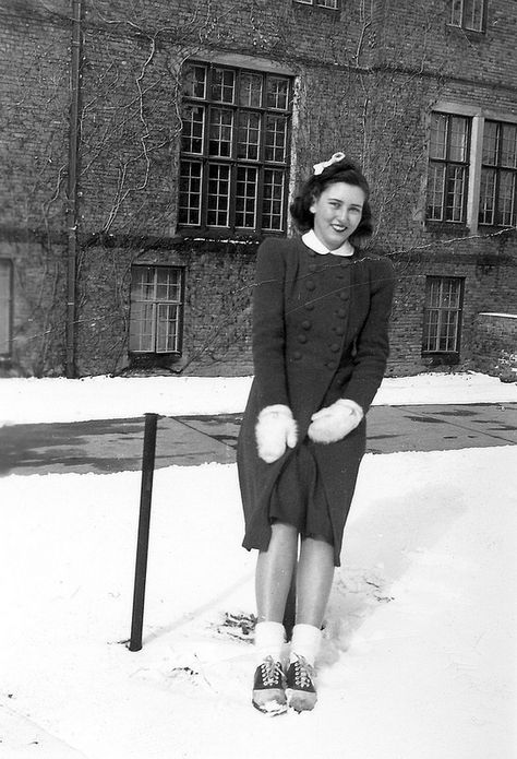 Saddle Shoe, 1940s Woman, Woman Posing, Saddle Shoes, Teenage Girls, Saddle, Dark Blue