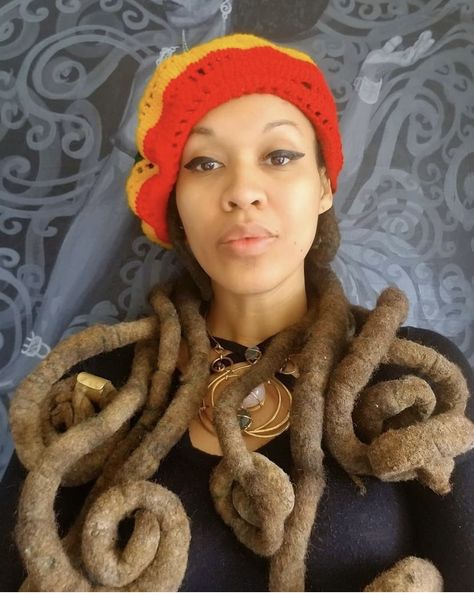 Snake Hairstyle, Free Form Locs, Hair Like Wool, Thick Locs, Snake Hair, Dreads Girl, Loc Inspiration, Beautiful Locs, Pictures Hairstyles