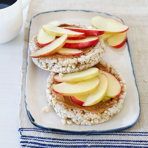 Peanut Butter and Apple Rice Cakes - Meal for One | Weight Watchers Rice Cakes Toppings, Apple Rice, Ww Snacks, Meal For One, Ww Breakfast, Rice Cake Recipes, Recovery Food, Apple And Peanut Butter, Ww Points