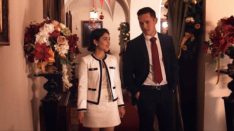 Christmas winter snow couple The Princess Switch Outfits, The Princess Switch Aesthetic, Princess Switch Outfits, The Princess Switch, Princess Switch, Netflix Christmas Movies, Tv Fashion, Princess Aesthetic, Vanessa Hudgens