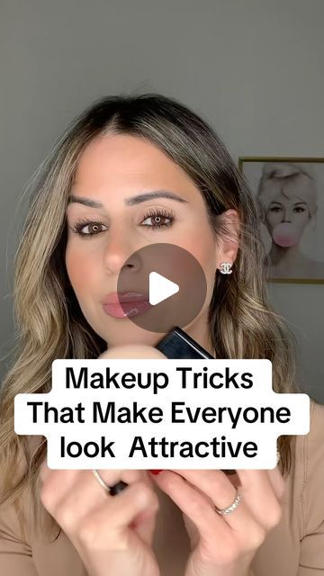 Makeup To Look Younger, Gothic Eye Makeup, Appear More Attractive, Makeup Tips To Look Younger, Belle Makeup, Makeup Over 50, Makeup Over 40, Light Contouring, Makeup Tips For Older Women