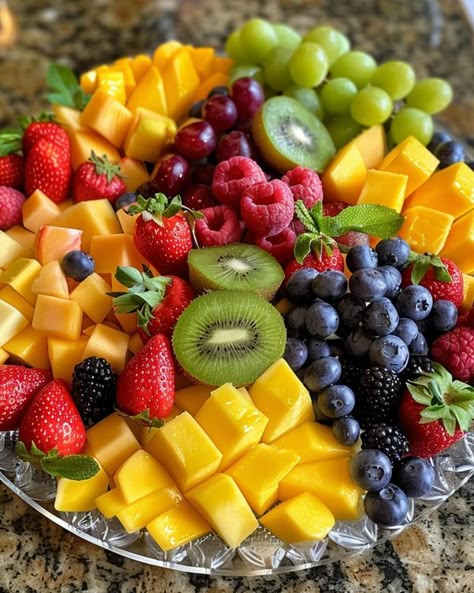 Fruit Platter Designs, Whole Food Diet, Food Therapy, Healthy Food Motivation, Yummy Comfort Food, Healthy Clean Eating, Mixed Fruit, Fruit Platter, Food Goals