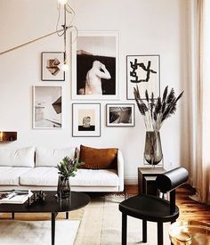 Interior Design Per La Casa, Decor Ikea, Design Del Prodotto, Beautiful Living Rooms, Decor Minimalist, Home Design Decor, A Living Room, Design Living, Cheat Sheets