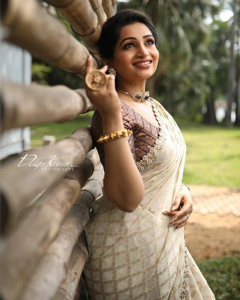 Indian Saree Angels on Instagram: “Saree never makes you to fit in, it makes you stand out. ❤️🥰💗 DM for credits and shoutouts 📩 ©Copyright and Credits Photographer:📷 @ Model…” Indian Saree, Beautiful Saree, Indian Beauty Saree, Indian Sarees, Fit In, Indian Fashion, Pretty People, Instagram Profile, Saree