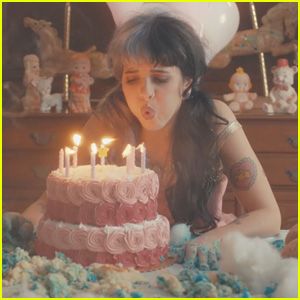 Melanie Martinez Has Herself a 'Pity Party' in New Music Video… Melanie Martinez Birthday, Melanie Martinez Merch, Party Photoshoot, Pity Party, Wheels On The Bus, Milk N Cookies, 20th Birthday, Birthday Photoshoot, Party Photos