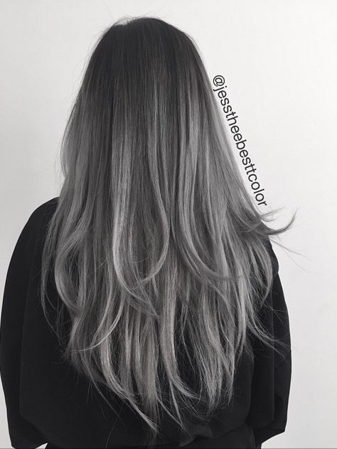 Silver hair Long Grey Hair, Bob Pendek, White Ombre Hair, Cabelo Ombre Hair, Dyed Hairstyles, Gray Highlights, Grey Ombre Hair, Gray Balayage, Granny Hair