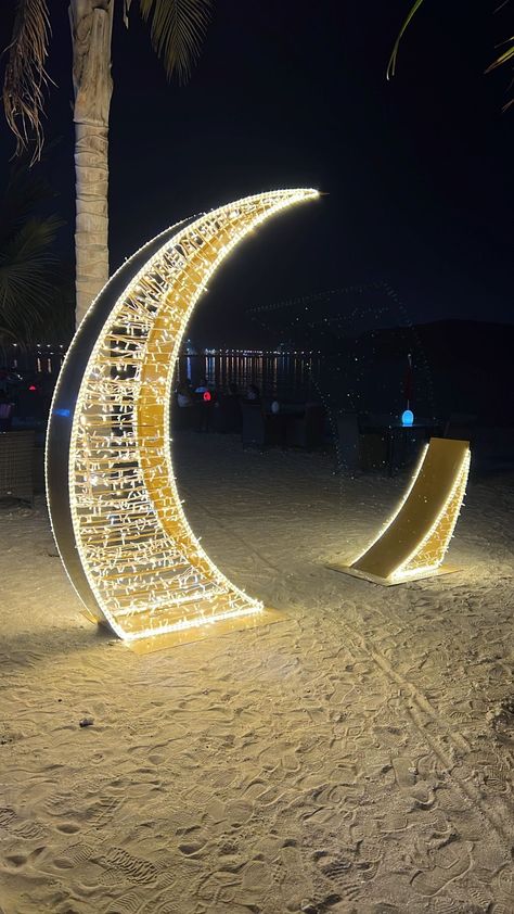 Outdoor Decorations Ideas, Diy Backdrop Stand, Ideas Terraza, Christmas Booth, Event Entrance, Selfie Wall, Entrance Gates Design, Church Stage Design, Tent Design