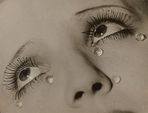 Theorizing the how-to: Man Ray’s Tears was photographed c. 1930-1932 using a fashion mannequin as his model instead of a real woman. …that’s a mannequin? Are you sure? This mannequin is so realistic tha… Man Ray Photography, Dora Maar, Lee Miller, Alfred Stieglitz, Marcel Duchamp, Kiki De Montparnasse, Getty Museum, Gelatin Silver Print, Famous Photographers