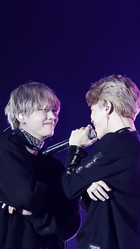 Jimin And V Wallpaper, V Wallpaper, Cristiano Ronaldo Style, Bts Vmin, Best Friendship, Anime Quotes Funny, Hd Picture, Bts Lockscreen, Jimin Jungkook