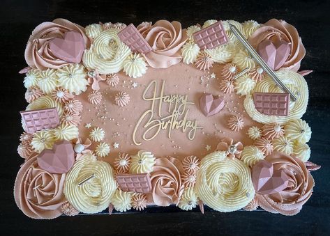 Square Birthday Cake, Square Cake Design, Pastel Rectangular, Carpet Ideas 2023, Flower Cake Design, Half Sheet Cake, Slab Cake, Elegant Cupcakes, Barbie Birthday Cake