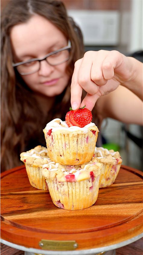 Cheesecakes Strawberry Cheesecake Muffins, Jumbo Cupcake, Cheesecake Muffins, Jumbo Muffins, Bakery Style Muffins, Big Juicy, Strawberry Muffins, Muffin Batter, Cheesecake Cupcakes