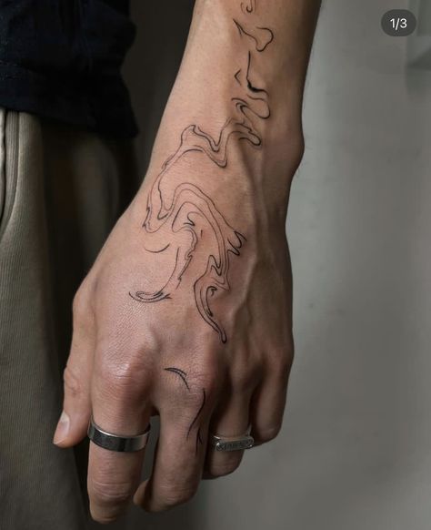 Cybersigilism Tattoo Men, Small Cybersigilism Tattoo, Line Tattoo Men, Abstract Tattoo Men, Abstract Art Tattoo, Artsy Tattoos, Small Shoulder Tattoos, Simple Tattoos For Guys, Black Studio