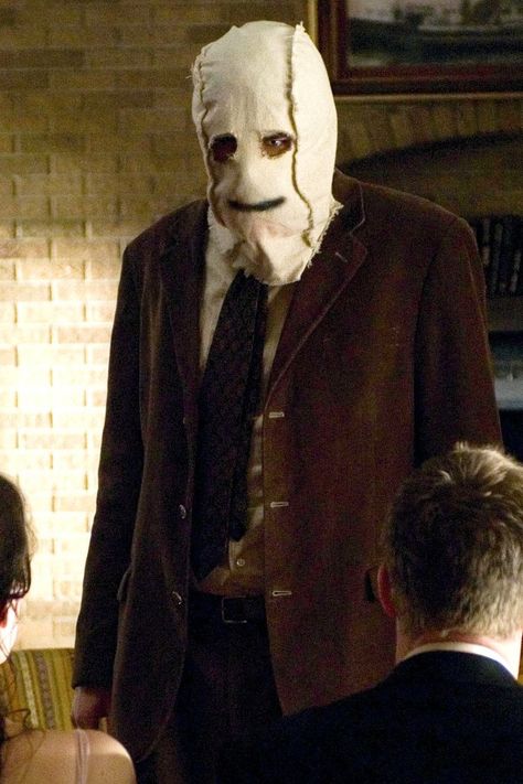 How Horror Movie The Strangers Is — and Isn't — Based on a "True Story" Male Horror Movie Characters, The Strangers Tattoos, The Strangers Halloween Costume, The Strangers Costume, Iconic Horror Movie Scenes, The Strangers Movie, Creepy Collage, Strangers Movie, Thor Girl