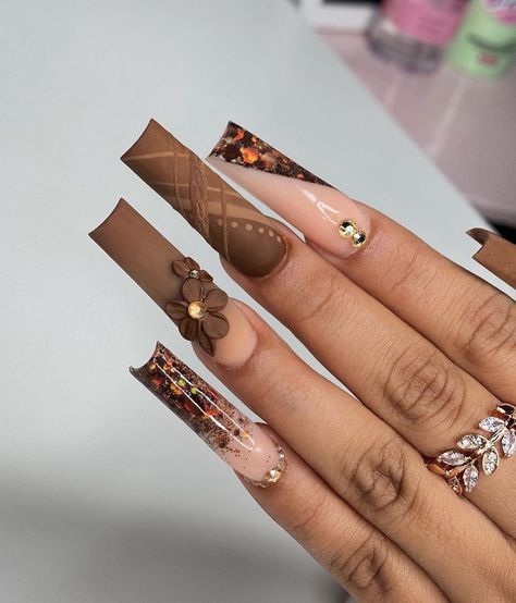 arelly💫 (@arellyys_nailss) • Instagram photos and videos Fall Nail Inspo, Brown Nails Design, Thanksgiving Nail Art, Gel Toe Nails, Colored Acrylic Nails, Cute Acrylic Nail Designs, French Acrylic Nails, Fall Acrylic Nails, Unique Acrylic Nails