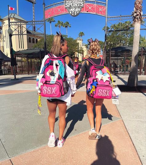 Uca Cheer, Cheer Nationals, Cheerleading Workout, Cheerleading Poses, Cheer Flyer, Cheerleading Photos, Cute Cheer Pictures, Cheer Bag, Cheers Photo