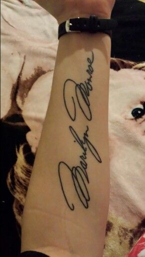 Marilyn Monroe signature tattoo Marilyn Monroe Signature Tattoo, Marilyn Monroe Autograph, Marilyn Monroe Signature, Monroe Tattoo, Signature Tattoo, Marilyn Monroe Tattoo, Coverup Tattoo, Stomach Tattoos, Cover Up Tattoo