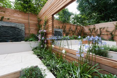 Creative Garden Mirror Ideas (With Pics) | Blog | BillyOh Outdoor Mirrors Garden, Small Courtyard Gardens, Garden Mirrors, Outdoor Mirror, Walled Garden, Outdoor Gardens Design, Small Garden Design, Courtyard Garden, Notting Hill