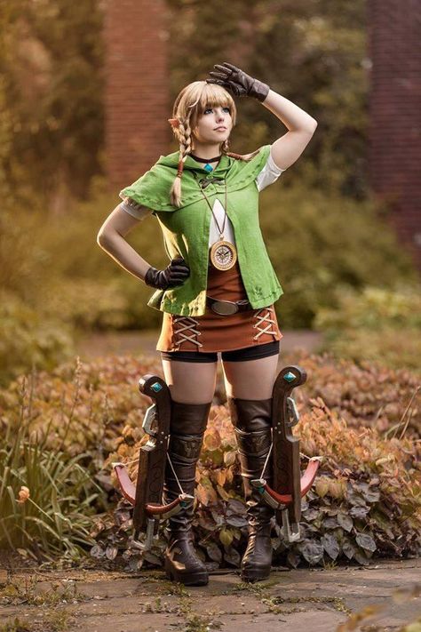 Linkle Cosplayer Legend Of Zelda Characters, Geek Women, Link Cosplay, Legend Of Zelda Costume, Zelda Cosplay, Cosplay Photography, Hyrule Warriors, Geek Games, Cosplay Diy