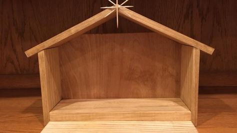 How To Build A Manger For Nativity, Diy Wooden Nativity Scene, Cedar Fence Pickets, Sand Projects, Nativity Stable, Fence Picket, Christmas Manger, Diy Nativity, Fence Pickets