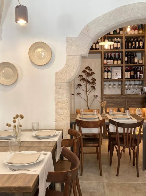 Mediterranean Restaurant Design, Italian Restaurant Interior Design, Italian Restaurant Design, Italian Restaurant Interior, Barn Cafe, Italian Restaurant Decor, Pizzeria Design, Restaurant Facade, Italy Restaurant