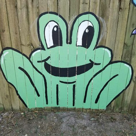 Fence Mural Ideas, Mural Fence, Backyard Walls, Painted Fence, Backyard Fence Decor, Fence Painting, Backyard Creations, Garden Fence Art, Colorful Patio