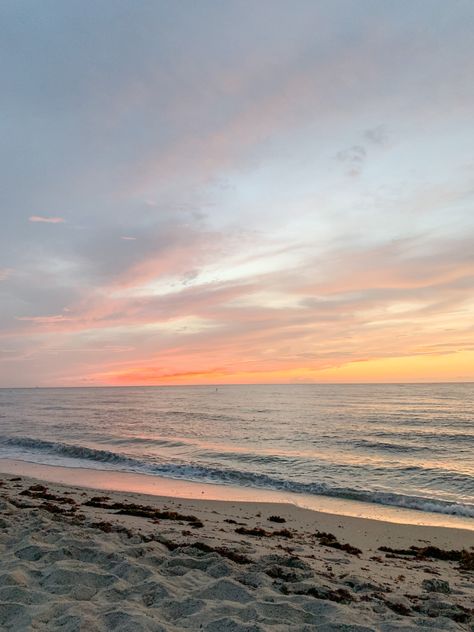 Early Sunrise Aesthetic, Early Morning Beach Aesthetic, Beach Morning Aesthetic, Early Morning Aesthetic Sunrise, Morning Beach Pictures, Morning Beach Aesthetic, Soft Morning Aesthetic, Morning Aesthetic Sunrise, Morning Sunrise Aesthetic