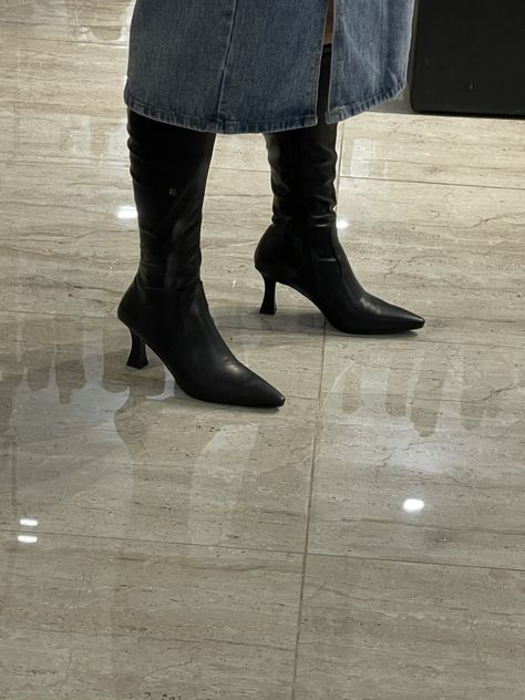 black, leather, kitten heel, pointed knee boots, high boots Knee High Kitten Heel Boots, Kitten Heel Knee High Boots, Kitten Heel Boots, Fav Quotes, Swag Shoes, Outfit Inspo Fall, Winter Clothes, Heel Boots, Kitten Heel