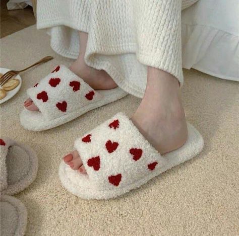 Slippers Funny, Heart House, Slipper For Women, Funny Shoes, Fluffy Shoes, Fashion Kawaii, Dr Shoes, Cute Slippers, Soft Slippers