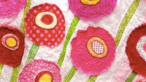 She Shows Us A Super Easy Way To Add Raw Edge Applique Patches To Quilts And More! | DIY Joy Projects and Crafts Ideas Poppy Wall Art, Poppy Garden, Appliqué Quilts, Quilt Modernen, Raw Edge Applique, Flower Quilts, Quilt Baby, Stitch Crochet, Diy Quilt