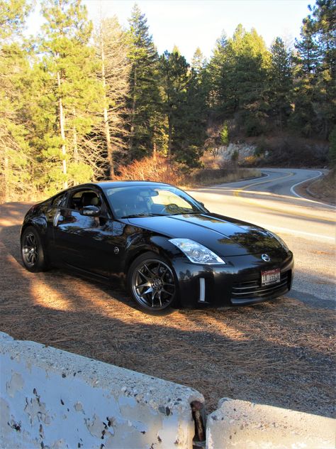 2006 Nissan 350z in the twisties! 2006 Nissan 350z, Nissan Z350, 350z Nissan, Super Sport Cars, Nissan Gt, Nissan 350z, Pretty Cars, Secret Recipe, Future Car