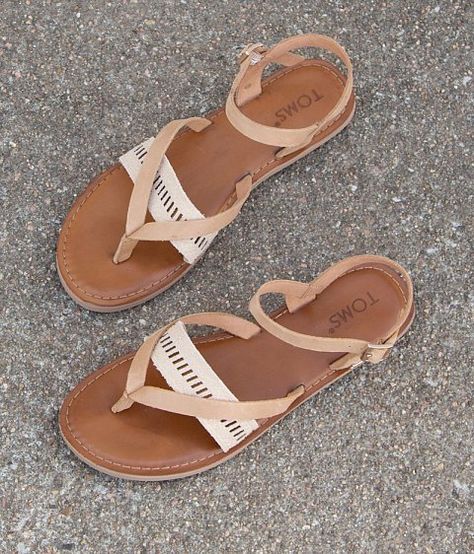 Toms Shoes Outfits, Toms Sandals, Toms Shoes Women, Shoe Sketches, Toms Shoes Outlet, Latest Shoe Trends, Womens Shoes High Heels, Leather Shoes Woman, Simon Says