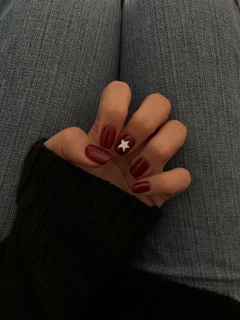 Downtown Girl Nails, Cozy Nails, Nails For Autumn, Nails Dark Red, Starry Nails, Downtown Vibes, Short Red Nails, Cozy Weather, Dark Red Nails