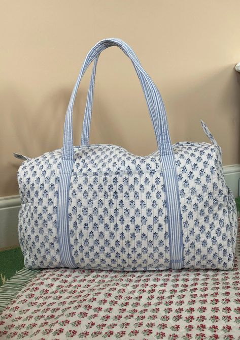 "Product- Handmade Cotton Quilted Block Print Weekend Bag Material- 100% Cotton Fabric Print- Block Print Size:- Mini:- 10 ''x 5'' x 5'' Inches Small : 12'' x 6'' x 6'' Inches medium : 16\" x 8\" x 8 \" Inches Standard Size :  18\" x 9\" x 9 Inches Large : 20\" x 10\" x 10 Inches Extra Large : 22\" x 11\" x 11\" Inches Big Size : 24\"x 12\" x 12 Inch  -Quilted Padding It has Two pocket Outside . A must-have for wanderlust souls, this duffle bag is perfect for adventurous getaways or weekend escapes. Its elegant design suits both travel and daily use, making a stylish statement. Care- Gentle hand wash separately in cold water with mild/liquid detergents. Drop A Message For Custom Size , Pattern And Wholesale Order. Thank You" Hand Luggage Bag, Personalized Pouch, Custom Baggers, Overnight Travel Bag, Print Block, Weekend Travel Bags, Boho Shops, Nappy Bag, Gift Totes