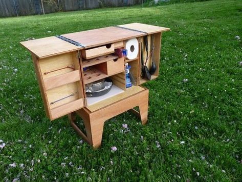 Build a portable camp kitchen for your next picnic or camping trip | DIY projects for everyone! Chuck Box Plans, Camp Kitchen Chuck Box, Portable Camp Kitchen, Camping Chuck Box, Camp Kitchen Box, Chuck Box, Kitchen Box, Camping Box, Camping Diy