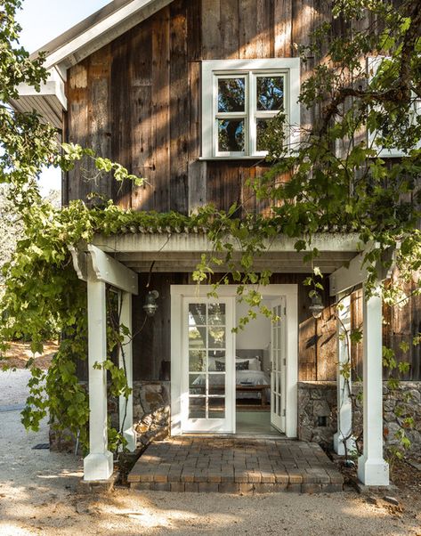 Rustic Cottage Exterior, Rustic Farmhouse Exterior, California Farmhouse, San Francisco Interiors, Farmhouse Entry, Rustic Exterior, Country Cottage Decor, Cottage Exterior, Cottage Style Decor