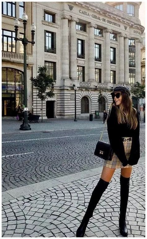 Classy Trendy Outfits, Paris Outfit Ideas, Pretty Winter Outfits, Outfit Ideas Korean, Burberry Skirt, Vegas Outfit, 90s Fashion Outfits, Paris Outfits, Photoshoot Outfits