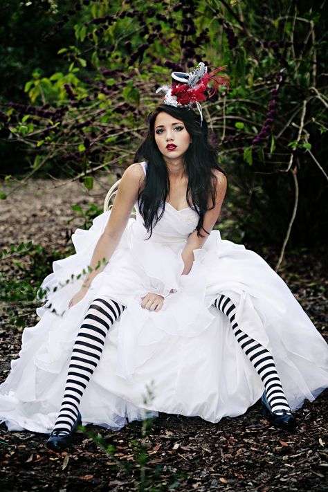 Alice In Wonderland Wedding Dress, Mad Hatter Wedding, Fashion Show Themes, Crazy Wedding, Wedding Themes Summer, Alice In Wonderland Wedding, Disney Wedding Dresses, Yosemite Wedding, Trendy Wedding Dresses