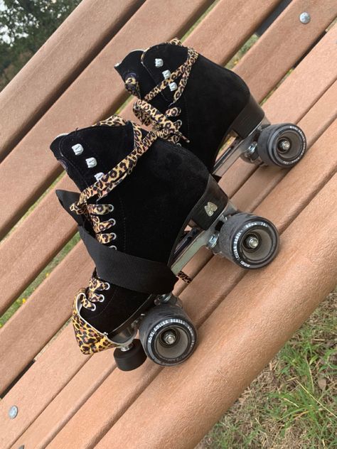 #moxirollerskates #moxipanthers #rollerskates #skatergirl #vibe #skatesetup #newskates #skatelife #skate #quadskaes #moxi Moxi Skates Aesthetic, Moxi Panther Skates, Skates Aesthetic, Moxi Skates, Moxi Roller Skates, Shoe Reference, Girls Roller Skates, Skate Aesthetic, Skating Aesthetic