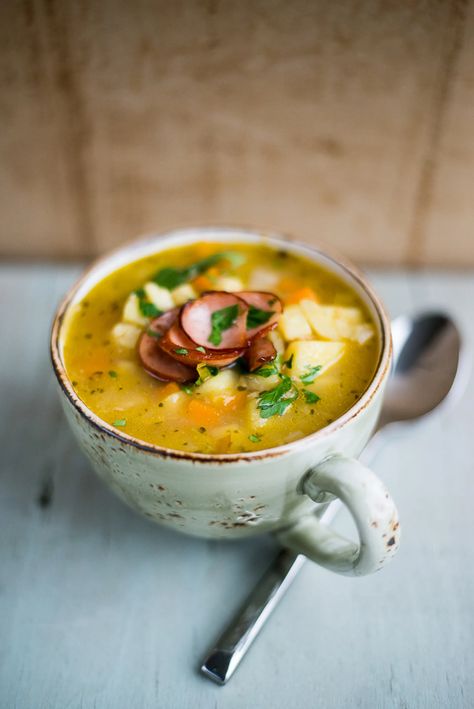 Slow-cooker German potato soup (kartoffelsuppe) German Potato Soup, German Potato, German Potatoes, Jamie Oliver Recipes, Munnar, Think Food, Crock Pot Slow Cooker, Idee Pasto Sano, Jamie Oliver