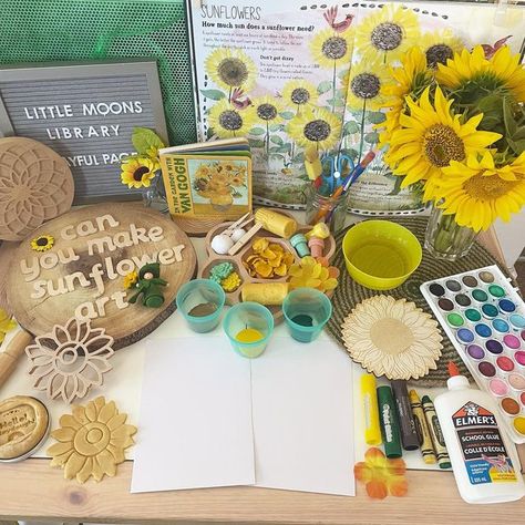 Autumn - Little Moons Library on Instagram: "SUNFLOWER ART🌻 . Continuing on with some sunflower play, we looked at the infamous Van Gogh and his sunflower painting. I set up this invitation to create for Luna and we had so much fun painting, gluing, colouring and making sunflowers out of playdough! Swipe to see her finished artwork! . 🌻 Wooden sunflower from DrawMe Lincoln 🌻 YD rollers and flower tray and Kinfolk Pantry sunflower cutter is from TFI 🌻 Yellow playdough is from Hello Playdough Reggio Flower Activities, Sunflower Inquiry Kindergarten, Katie And The Sunflowers Activities, Sunflower Provocation, Sunflower Playdough, Sunflower Activities For Preschool, Yellow Playdough, Making Sunflowers, Sunflower Activity