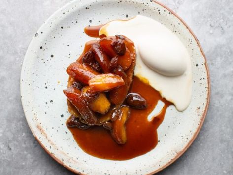 Caramelised Apple, Soup Starter, Cinnamon Ice Cream, Apple And Cinnamon, Caramelised Apples, French Toast Recipe, Treat You, Cinnamon Apples, Sweet Treat