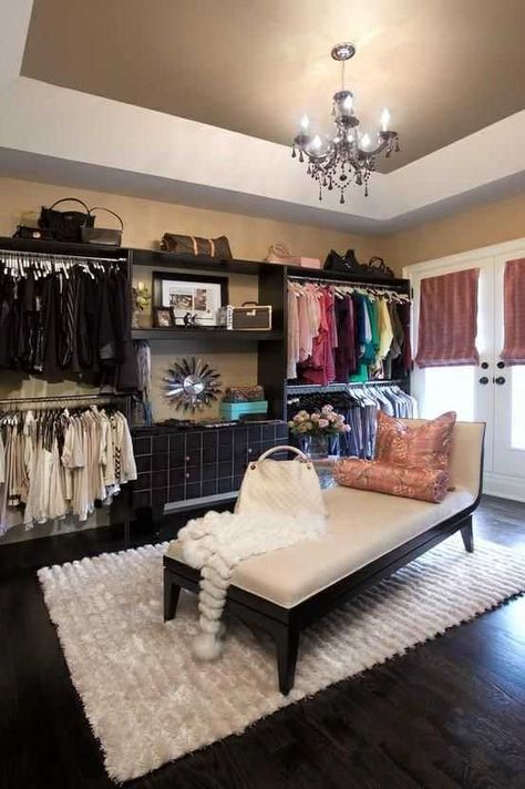 Turning A Bedroom Into A Closet, Bedroom Into Closet, Dream Closet Room, Inspiration Dressing, Spare Bedroom Closets, Closet Small Bedroom, Bedroom Unique, Dressing Room Closet, Walking Closet