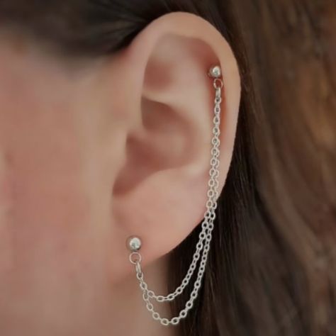 Dainty Earrings Studs, Cartilage Helix Piercing, Jewlery Earrings, Ear Peircings, Sterling Silver Star Earrings, Ear Cuff Chain, Double Ear Piercings, Cute Ear Piercings, One Earring