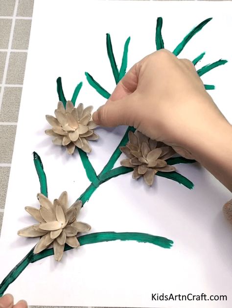 Sunflower Seeds Flower Craft - Step By Step Tutorial Check more at https://www.kidsartncraft.com/sunflower-seeds-flower-craft-tutorial/ Flower Craft, Craft Tutorial, Sunflower Seeds, Flower Crafts, Step By Step, Sunflower, Seeds, Flowers